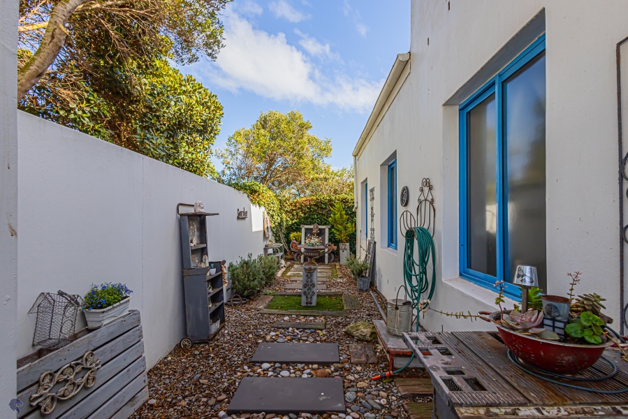 4 Bedroom Property for Sale in Blue Lagoon Western Cape